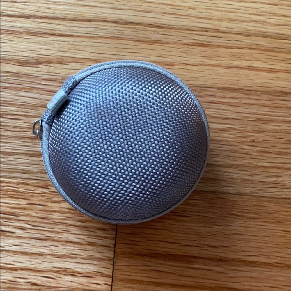 Earbud case